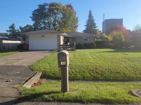 17477 Bonstelle Ave, Southfield, MI 48075