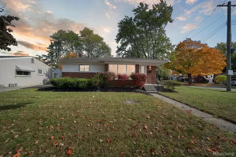 18616 Macarthur, Redford, MI 48240