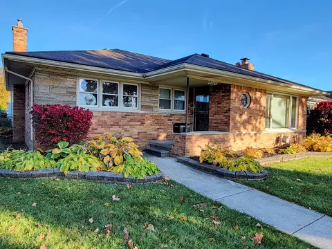 3345 Bridge St, Trenton, MI 48183