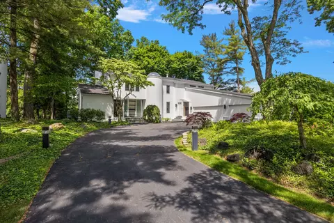 4532 Tanbark St, Bloomfield Hills, MI 48302