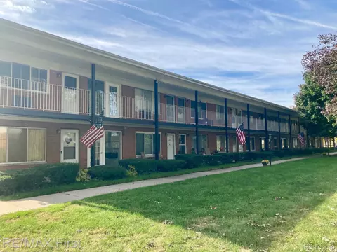 2217 Clawson Ave #207, Royal Oak, MI 48073