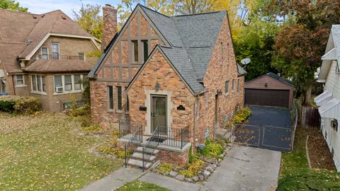 64 Illinois Ave, Pontiac, MI 48341