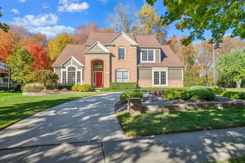 47974 Deer Trail Dr, Canton, MI 48187