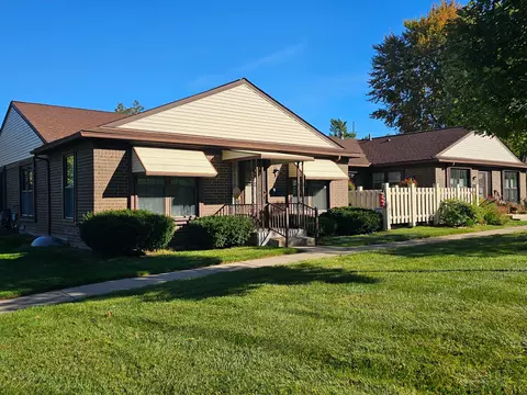40326 Newport Dr, Plymouth, MI 48170