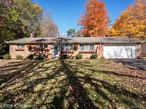 61900 Richfield St, Lyon, MI 48178