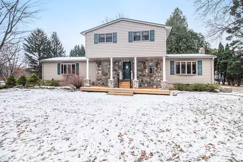 6387 Shappie Rd, Independence, MI 48348