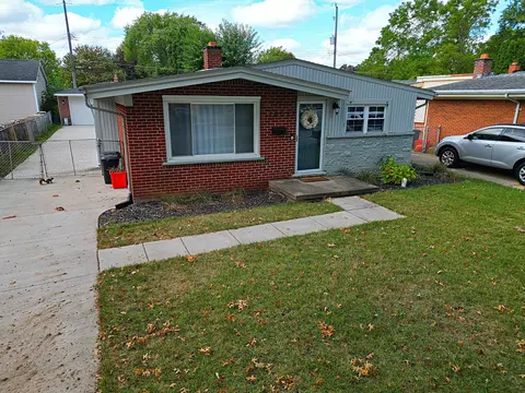 18527 Flamingo Blvd, Livonia, MI 48152