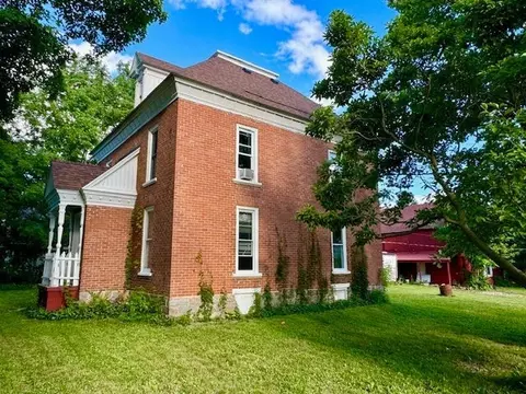 5412 Main St, Dryden, MI 48428