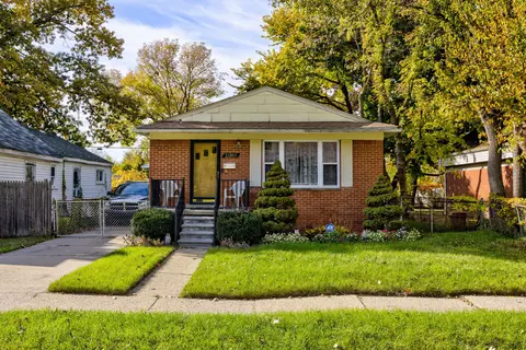 21395 Garden Ln, Royal Oak, MI 48220