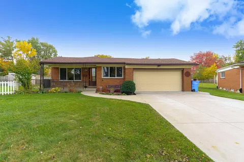 26417 Curie Crt Ct, Warren, MI 48091