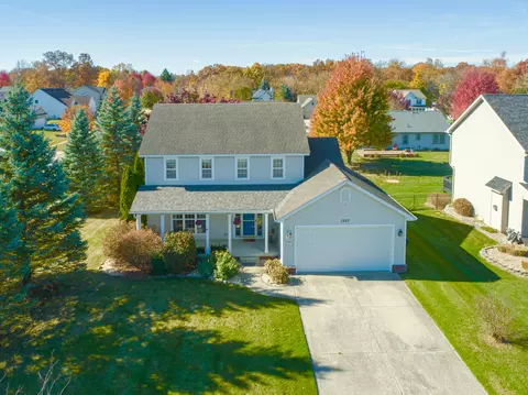 1227 Maple Leaf Ln, Oceola, MI 48843