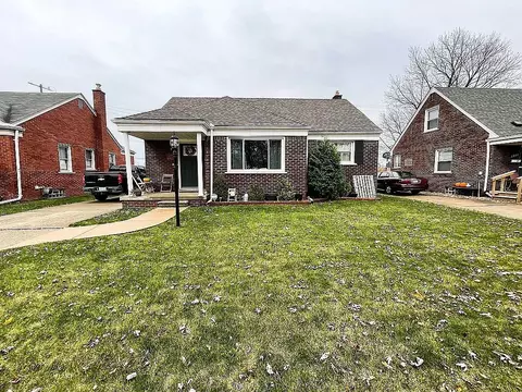 1447 Emmons Blvd, Lincoln Park, MI 48146