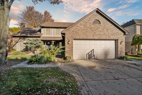 6232 Seminole Dr, Troy, MI 48085