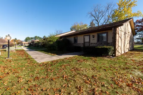 2241 N Milford Rd, Highland, MI 48357