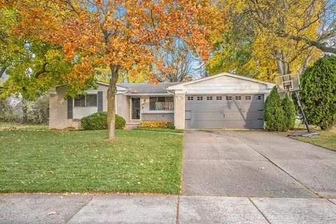 29790 Red Leaf Dr, Southfield, MI 48076