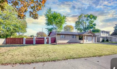 11047 Dudley St, Taylor, MI 48180