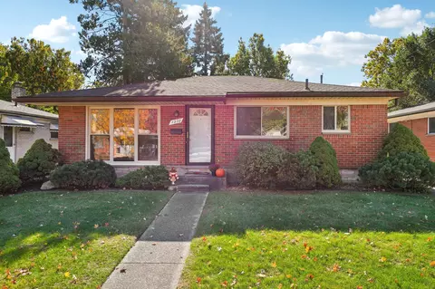 1270 Jenifer Ave, Madison Heights, MI 48071