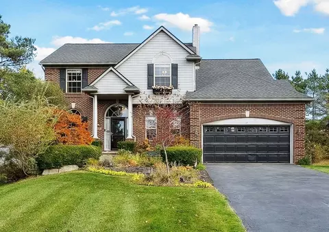 3139 Waldon Ridge Dr, Orion, MI 48359