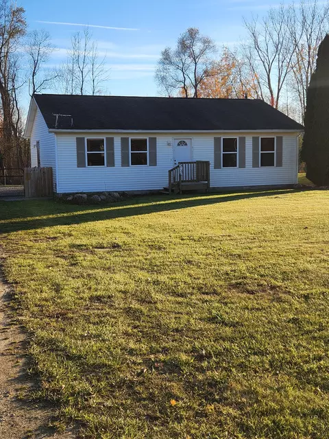3040 Phelps Lake Rd, Dayton, MI 48744