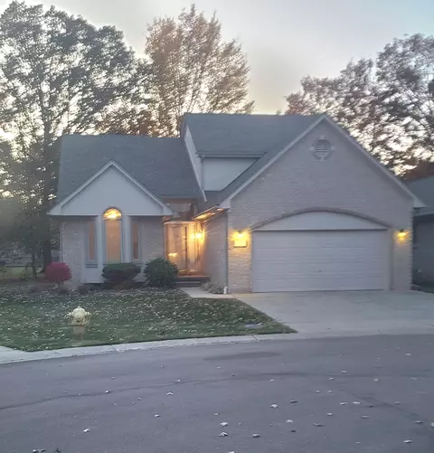 43201 Pointe Dr, Clinton Township, MI 48038