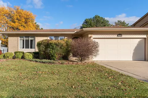1414 Shaker Dr, Troy, MI 48083