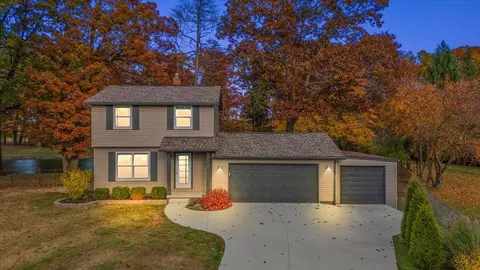 5158 Remington Dr, Oregon, MI 48446