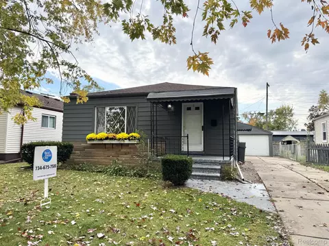 513 Cleophus Pkwy, Lincoln Park, MI 48146