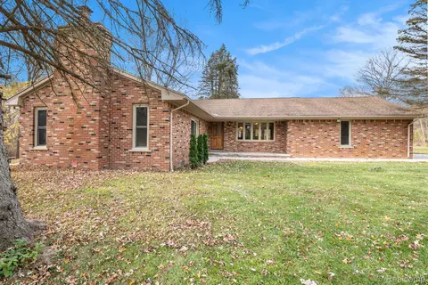 4365 Curtis Rd, Addison, MI 48367