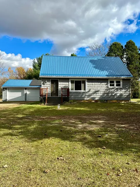 1080 Farnsworth Rd, Mayfield, MI 48446