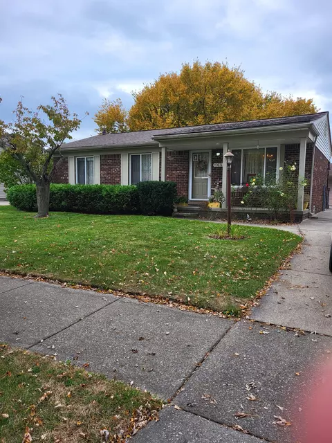 15674 Sigwalt Dr, Clinton Township, MI 48038