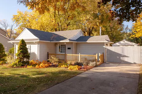27150 Beverly Rd, Taylor, MI 48180