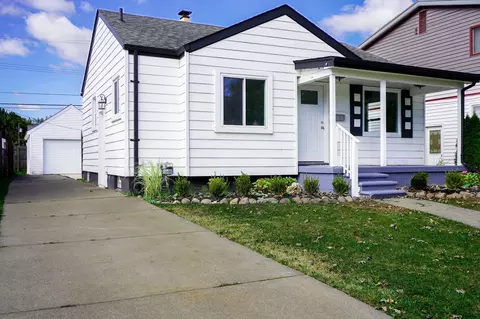 25247 Lehner St, Roseville, MI 48066