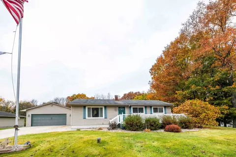 450 Grange Hall Rd, Groveland, MI 48462