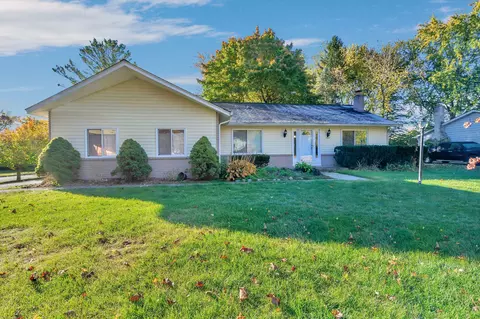 2407 Armstrong Dr, Orion, MI 48360