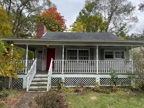 8941 Rushside Dr, Pinckney, MI 48169