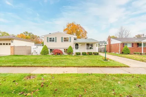 9823 Cass Ave, Taylor, MI 48180