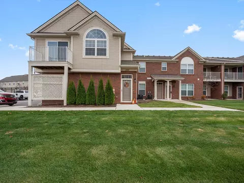 22008 Andover Dr, Macomb, MI 48042