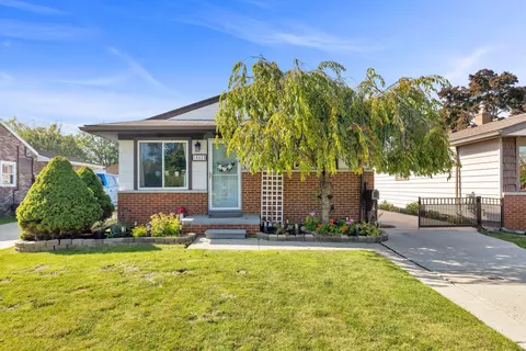 14326 Longtin St, Southgate, MI 48195