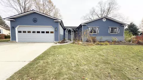 432 Mansfield Dr, Lapeer, MI 48446