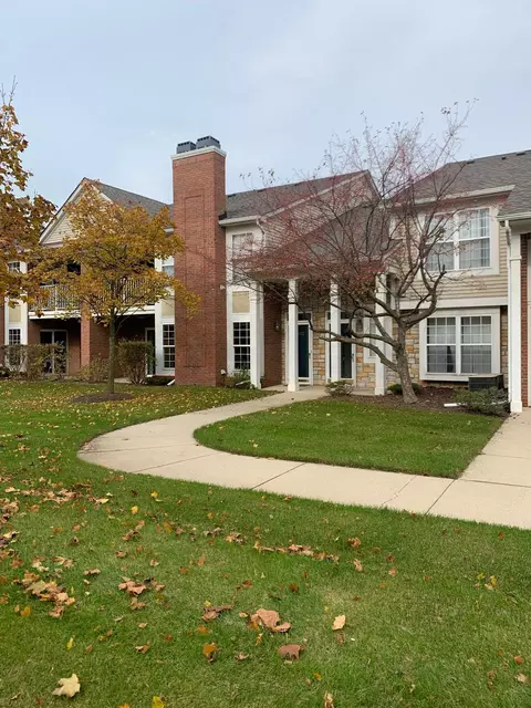 5508 Pine Aires Dr, Sterling Heights, MI 48314