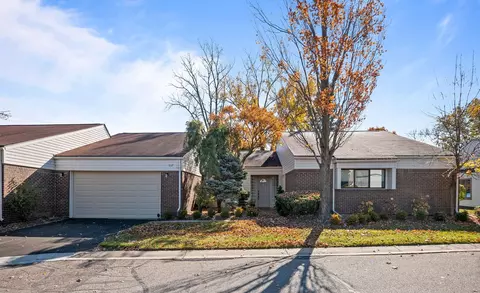 5117 Simpson Lake Rd, West Bloomfield, MI 48323