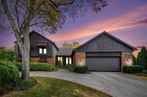39174 W Royal Doulton Blvd, Clinton Township, MI 48038