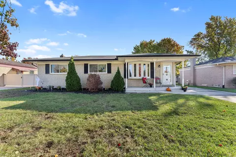 24503 Cabot Dr, Woodhaven, MI 48183