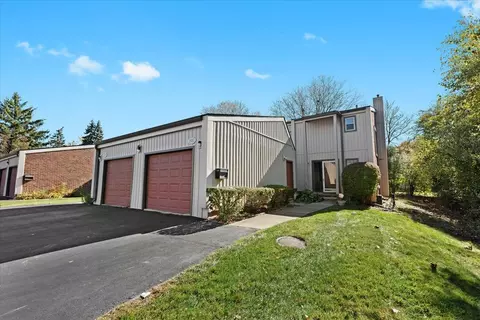 25053 Woodvale Dr S, Southfield, MI 48034