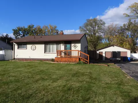 5522 Pleasant Dr, Waterford, MI 48329