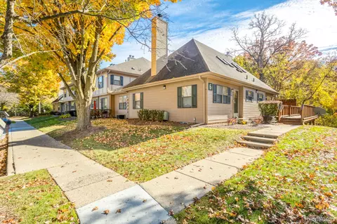24547 Primrose Ln, Southfield, MI 48033