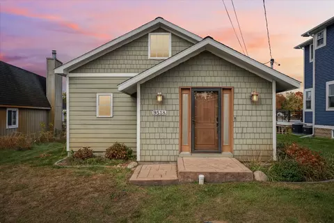 9518 Garforth Dr, White Lake, MI 48386