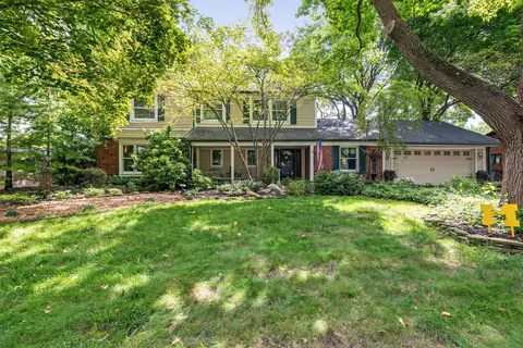 28701 Oak Point Dr, Farmington Hills, MI 48331