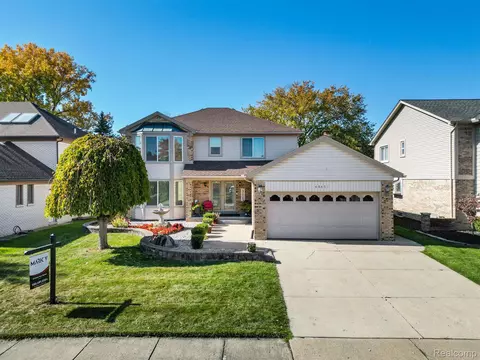 48651 Presidential Dr, Macomb, MI 48044