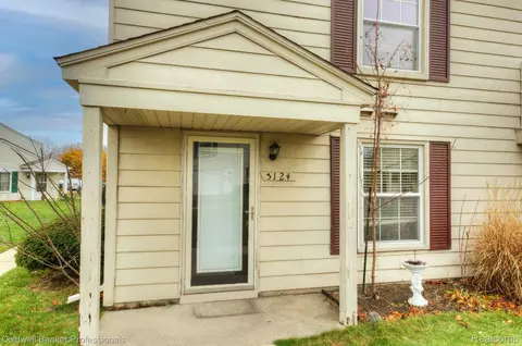 3124 Beechtree, Orion, MI 48360